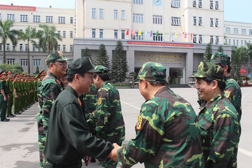 Đoàn đại biểu lớp Quốc phòng an ninh (Học viện Quốc phòng) thăm và làm việc tại Học viện CSND